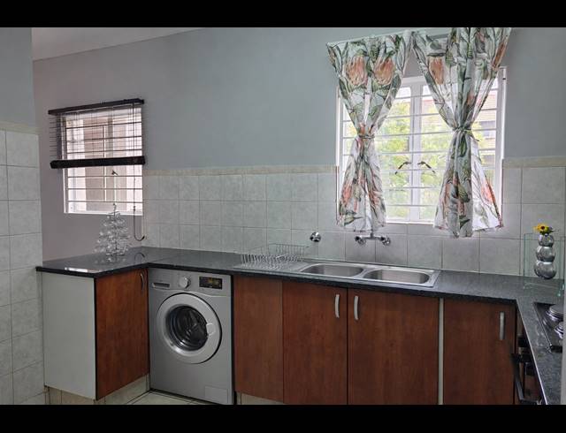 2 bed property for sale in NOORDHANG